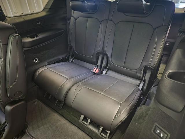 Photo of 2025 Bright White Clearcoat Jeep Grand Cherokee L