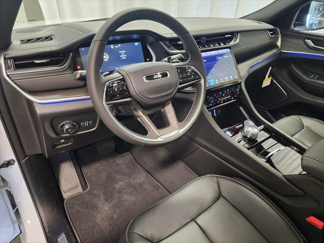 Photo of 2025 Bright White Clearcoat Jeep Grand Cherokee L