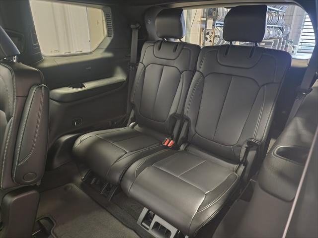 Photo of 2025 Silver Zynith Jeep Grand Cherokee L