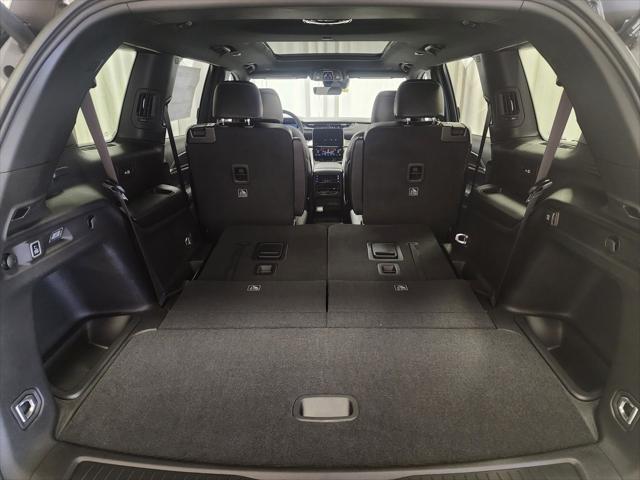 Photo of 2025 Silver Zynith Jeep Grand Cherokee L