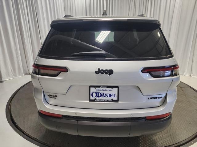 Photo of 2025 Silver Zynith Jeep Grand Cherokee L