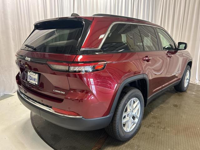 Photo of 2025 Baltic Gray Metallic Clearcoat Jeep Grand Cherokee