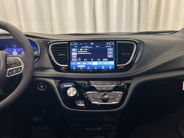 Photo of 2026 Bright White Clearcoat Chrysler Pacifica