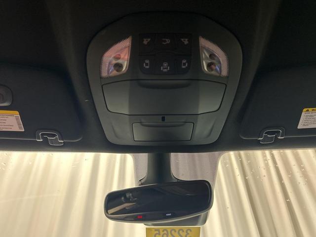 Photo of 2026 Bright White Clearcoat Chrysler Pacifica
