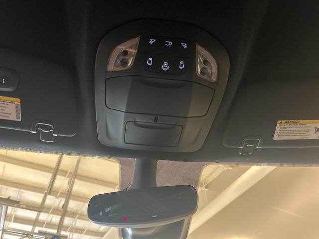 Photo of 2026 Diamond Black Crystal Pearlcoat Chrysler Pacifica