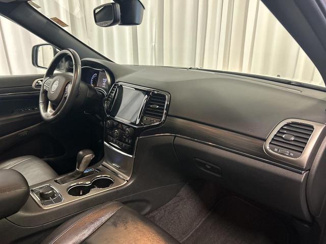Photo of 2022 Bright White Clearcoat Jeep Grand Cherokee