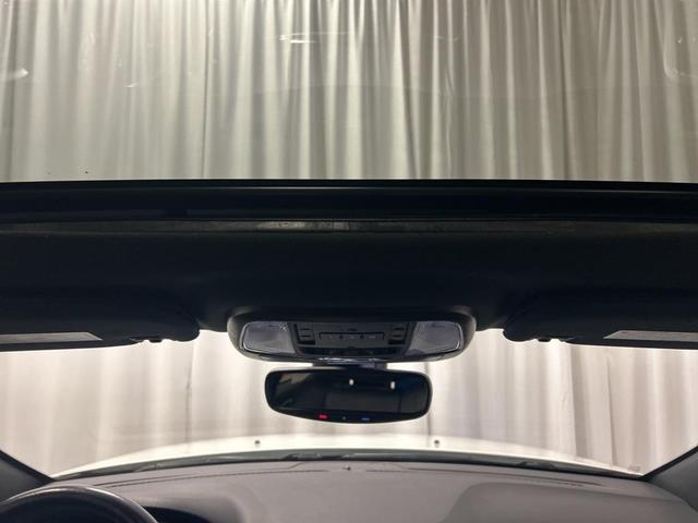 Photo of 2022 Bright White Clearcoat Jeep Grand Cherokee