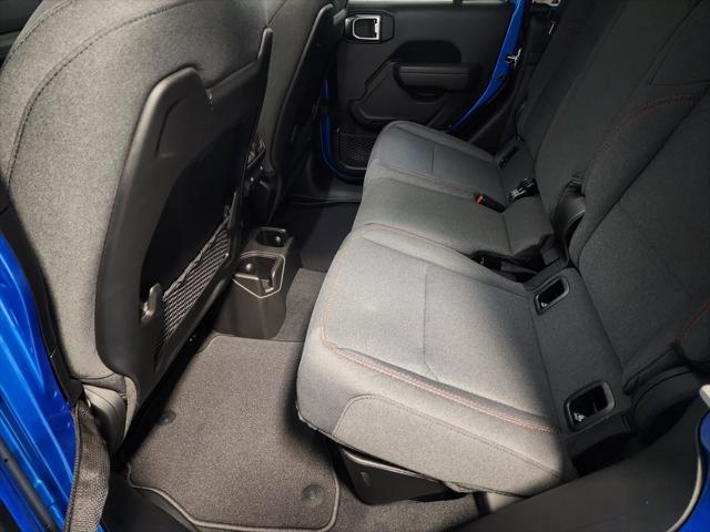 Photo of 2025 Hydro Blue Pearlcoat Jeep Gladiator