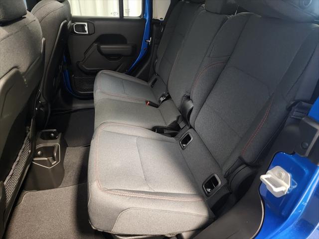 Photo of 2025 Hydro Blue Pearlcoat Jeep Gladiator