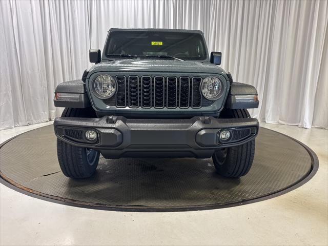 Photo of 2025 Anvil Clearcoat Jeep Wrangler