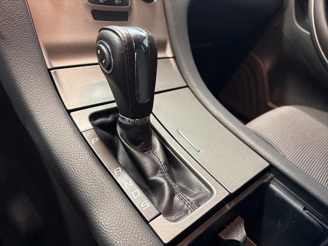 Photo of 2016 Shadow Black Ford Taurus
