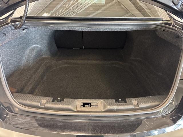 Photo of 2016 Shadow Black Ford Taurus