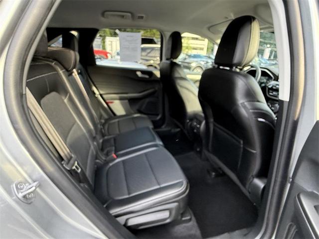 Photo of 2022 Iconic Silver Metallic Ford Escape