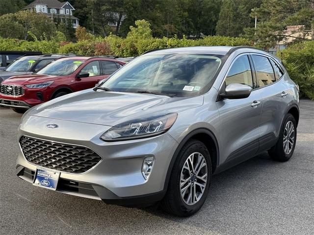 Photo of 2022 Iconic Silver Metallic Ford Escape
