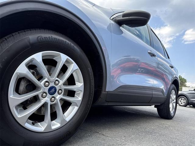 Photo of 2022 Ice Blue Ford Escape