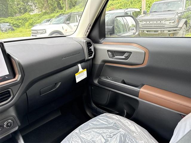 Photo of 2025 Oxford White Ford Bronco Sport