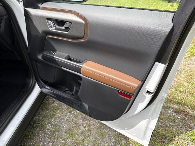Photo of 2025 Oxford White Ford Bronco Sport