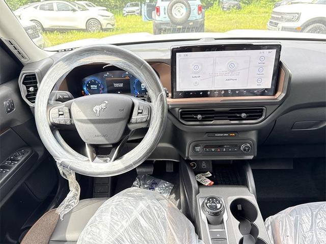 Photo of 2025 Oxford White Ford Bronco Sport