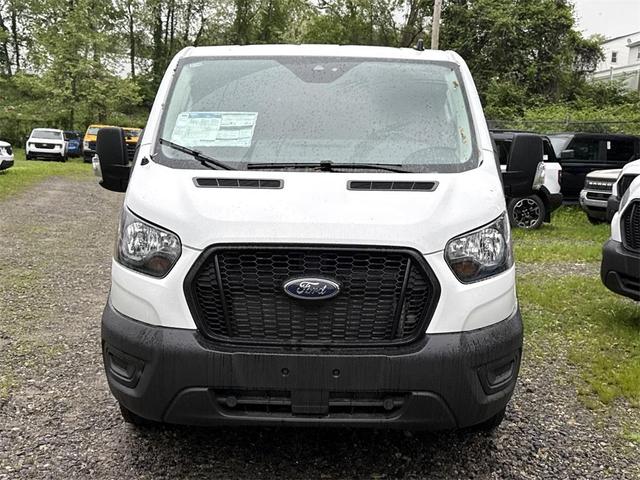 Photo of 2025 Oxford White Ford Transit-350