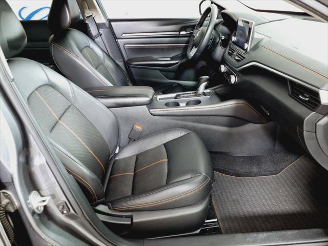 Photo of 2020 Gray Nissan Altima