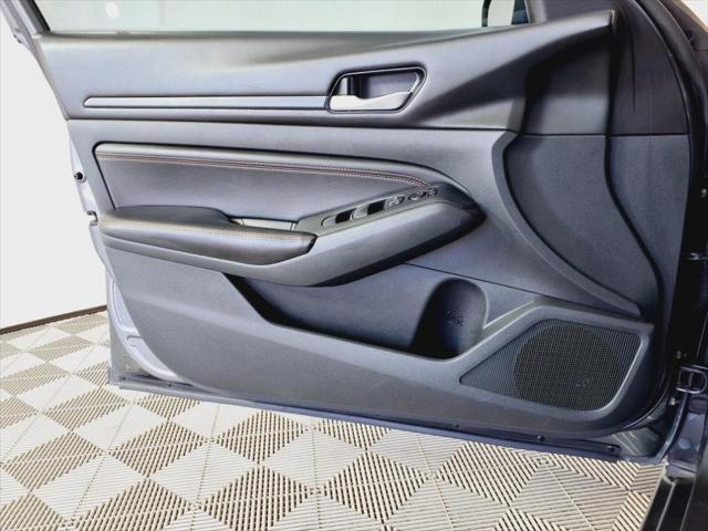 Photo of 2020 Gray Nissan Altima