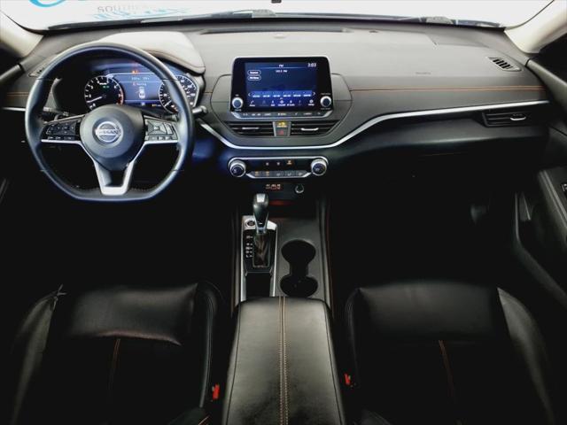 Photo of 2020 Gray Nissan Altima