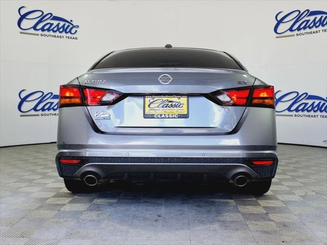 Photo of 2020 Gray Nissan Altima