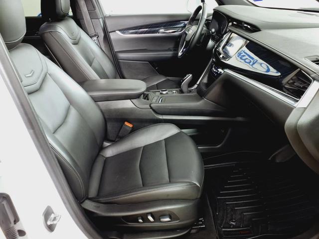 Photo of 2020 White Cadillac XT6