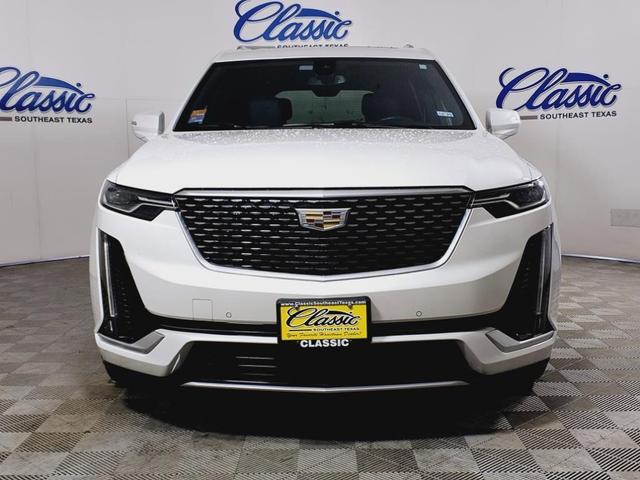 Photo of 2020 White Cadillac XT6
