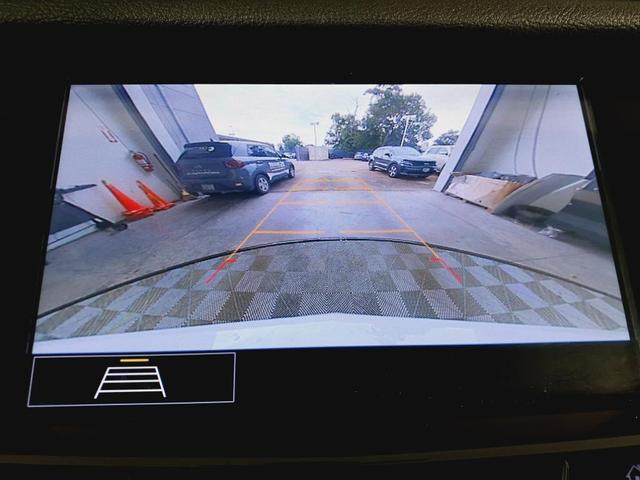 Photo of 2020 White Cadillac XT6