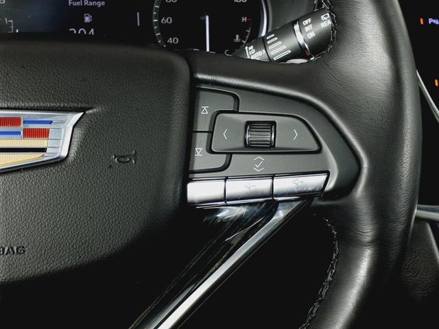 Photo of 2020 White Cadillac XT6