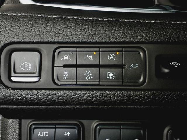 Photo of 2022 White GMC Yukon XL