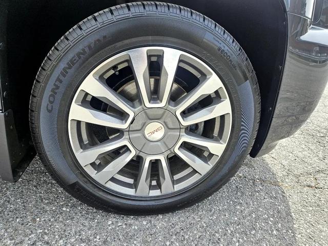 Photo of 2017 Graphite Gray Metallic GMC Terrain