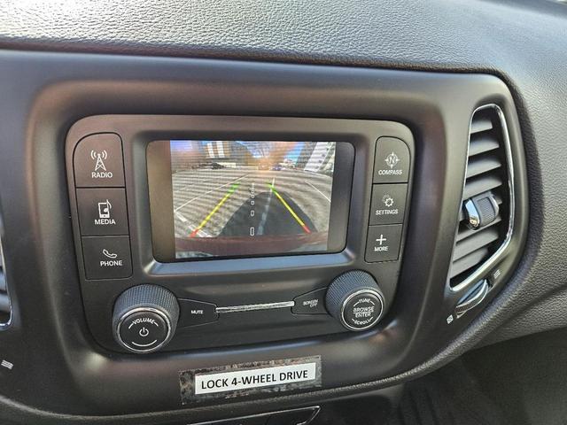 Photo of 2018 Redline Pearlcoat Jeep Compass