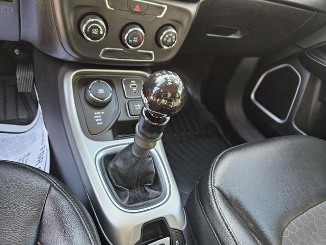 Photo of 2018 Redline Pearlcoat Jeep Compass