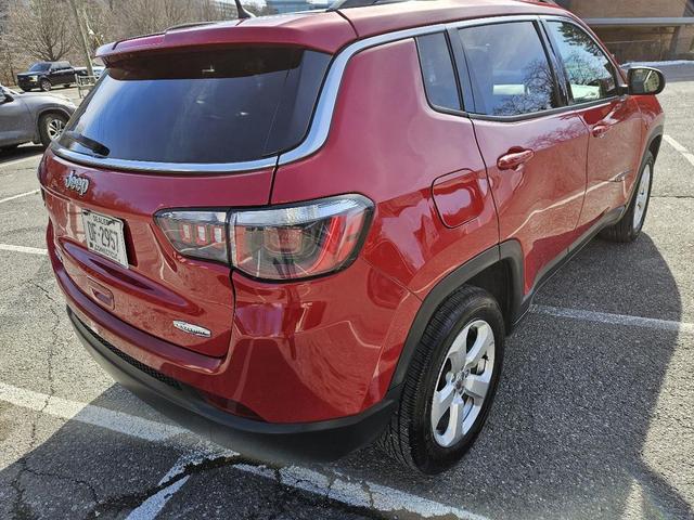 Photo of 2018 Redline Pearlcoat Jeep Compass