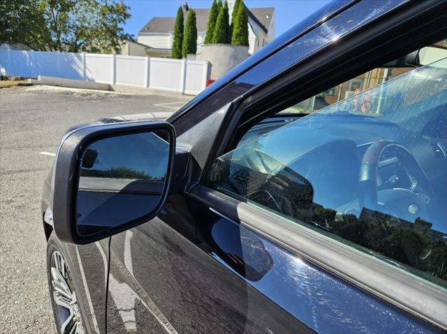 Photo of 2018 Shadow Black Ford Explorer