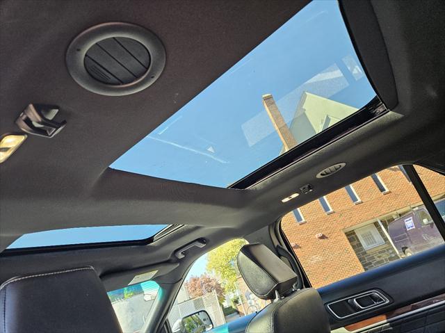 Photo of 2018 Shadow Black Ford Explorer