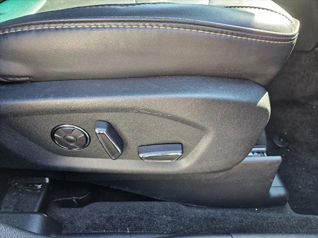 Photo of 2018 Shadow Black Ford Explorer
