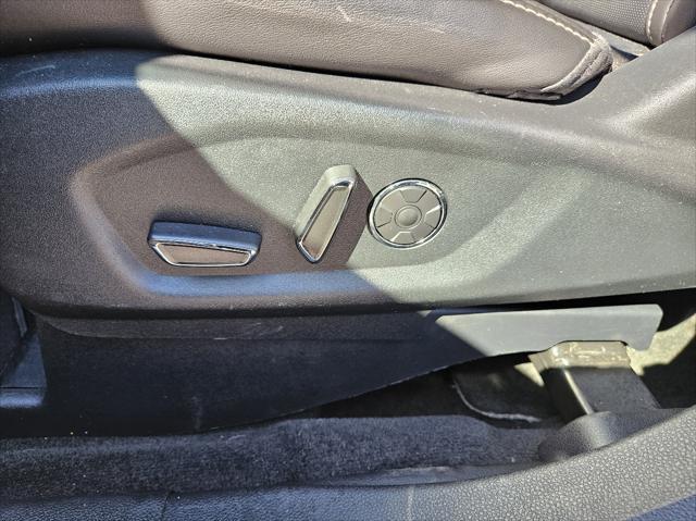 Photo of 2018 Shadow Black Ford Explorer