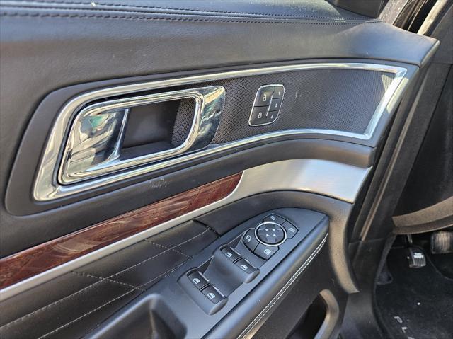 Photo of 2018 Shadow Black Ford Explorer