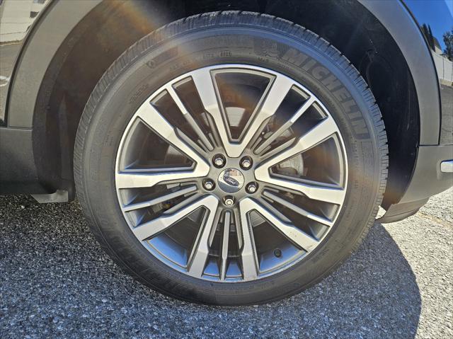 Photo of 2018 Shadow Black Ford Explorer