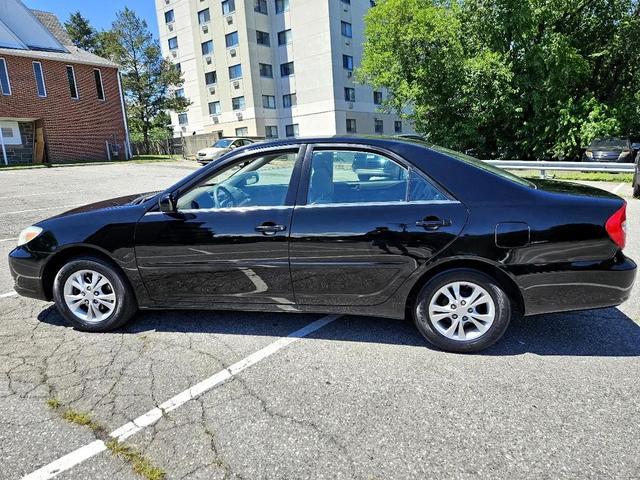 Photo of 2003 Black Toyota Camry