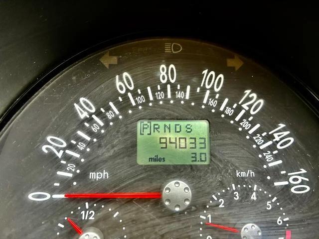 Photo of 2004 Beige Volkswagen New Beetle