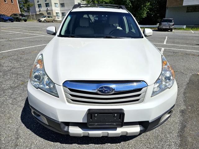Photo of 2011 Satin White Pearl Subaru Outback