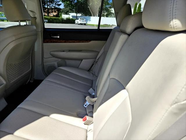Photo of 2011 Satin White Pearl Subaru Outback