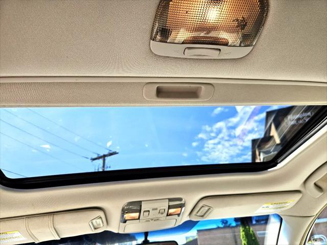 Photo of 2011 Satin White Pearl Subaru Outback