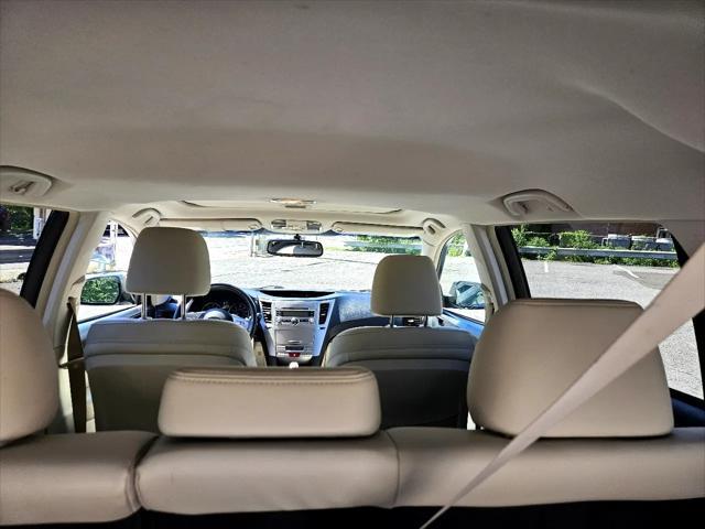 Photo of 2011 Satin White Pearl Subaru Outback