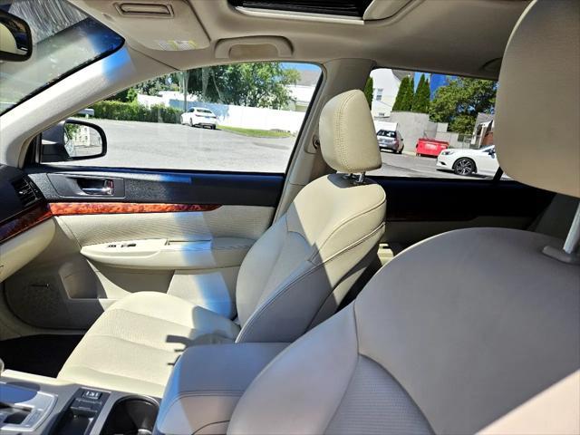 Photo of 2011 Satin White Pearl Subaru Outback