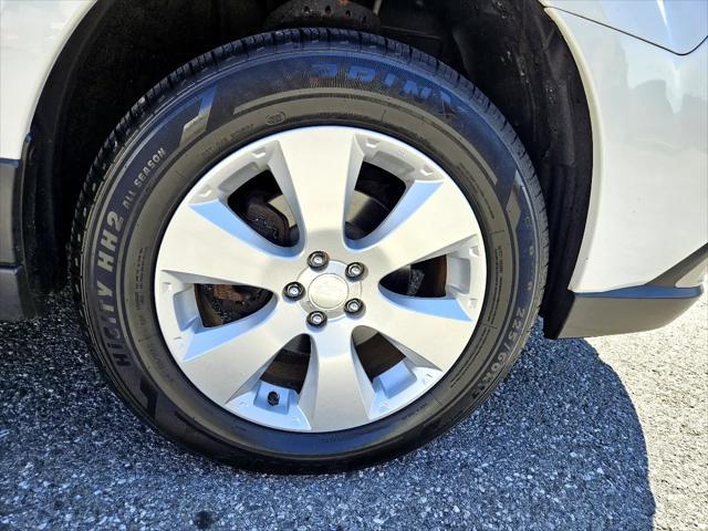 Photo of 2011 Satin White Pearl Subaru Outback